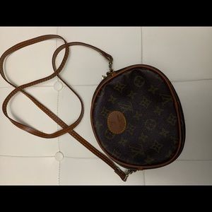 Louis Vuitton Crossbody Circle